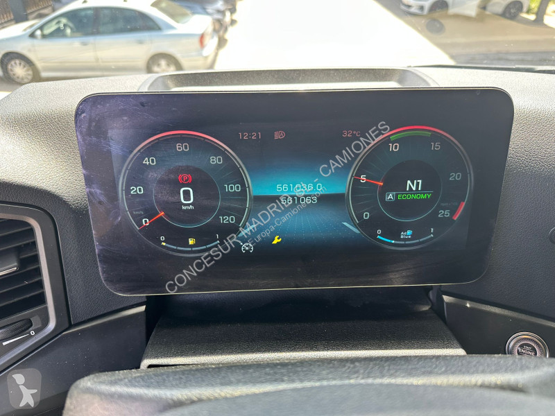 جرار Mercedes  1851 LS