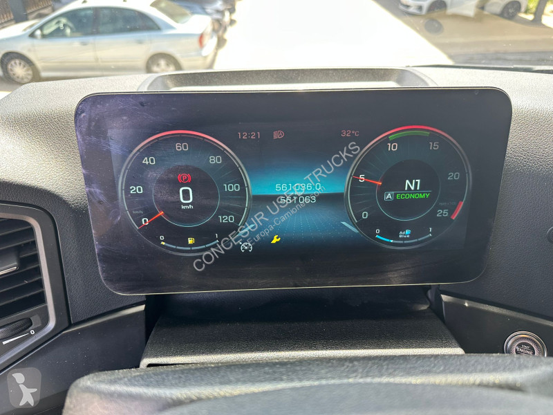 جرار Mercedes  1851 LS