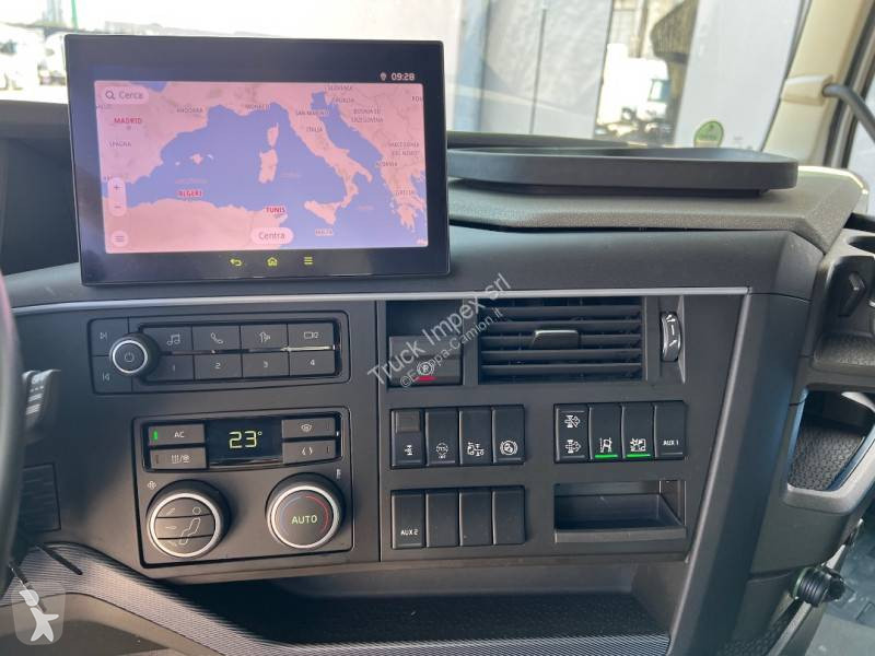 جرار Volvo