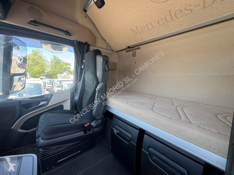 جرار Mercedes  1851 LS