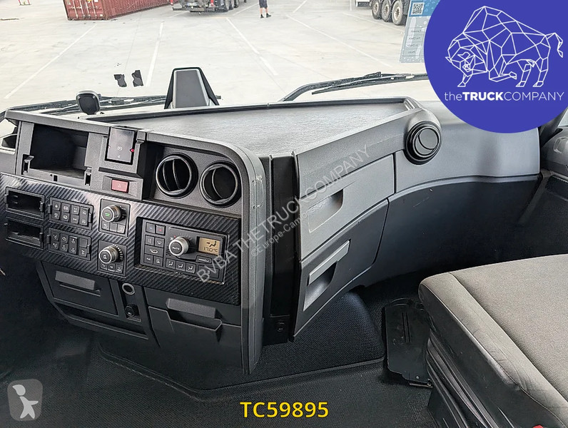 جرار Renault T 480