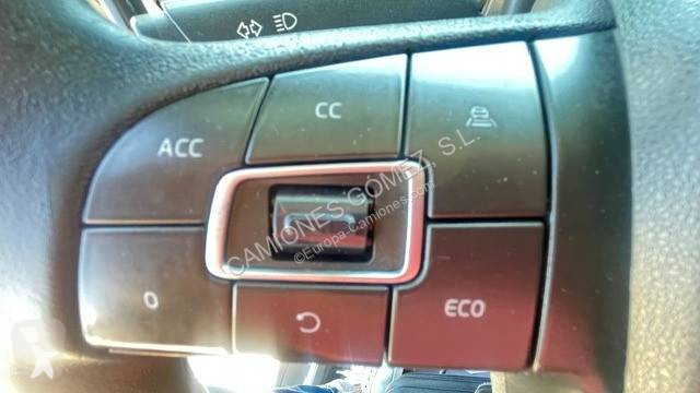 جرار Volvo
