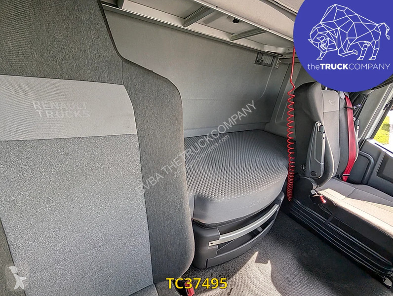 جرار Renault T 480