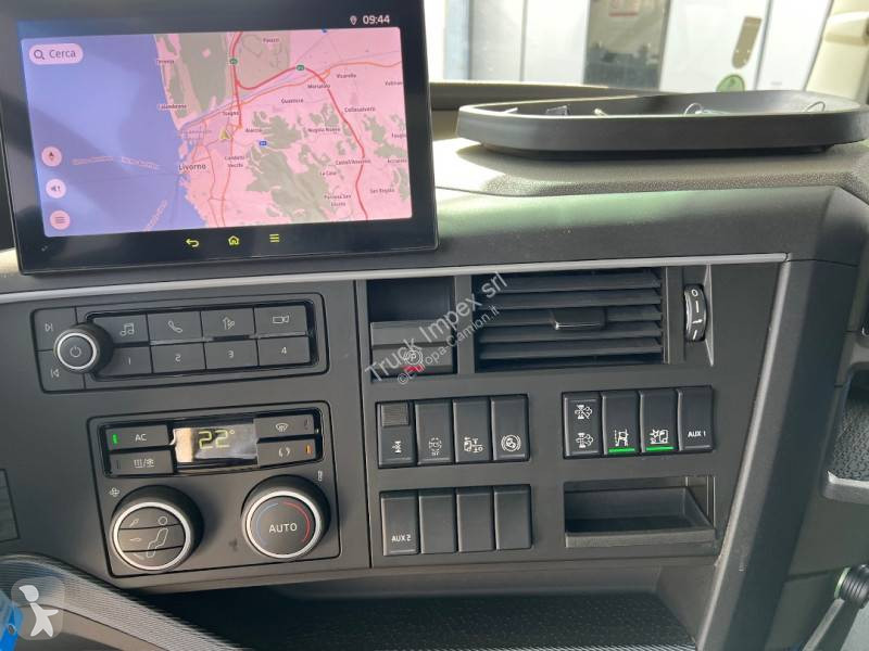 جرار Volvo