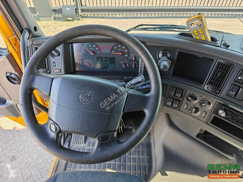 جرار Volvo 420 4x2 GlobeTrotter Euro5 -...
