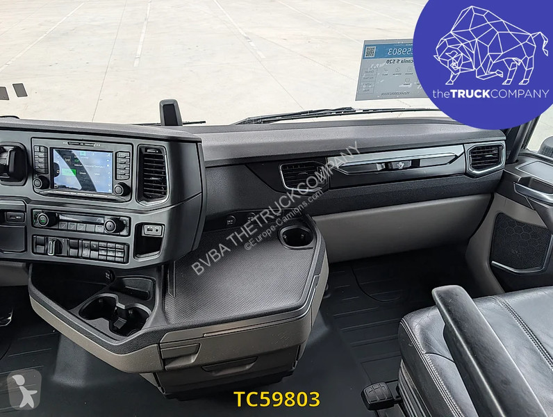 جرار Scania 520