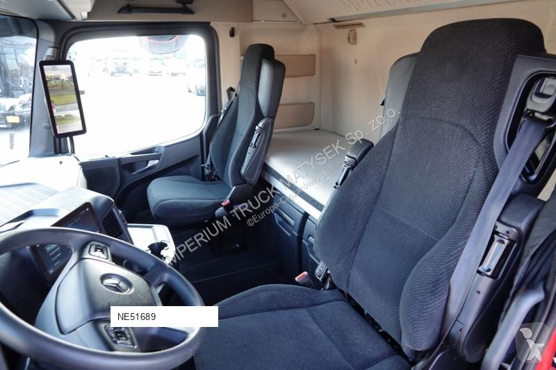 Влекач Mercedes ACTROS 1845