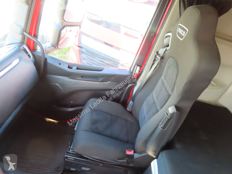 جرار Iveco S-Way 570 Intarder FZ.231