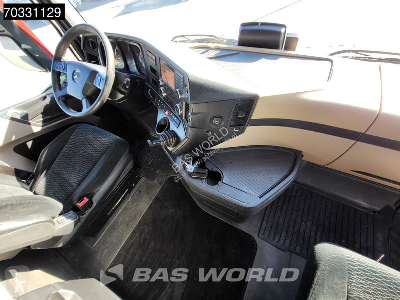 جرار Mercedes 1851 4X4 StreamSpace 4X4...