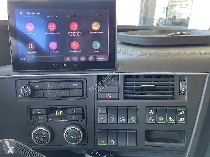 جرار Volvo