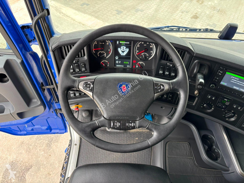 جرار Scania R620 6x4 GCW 78T / RETARDER /...