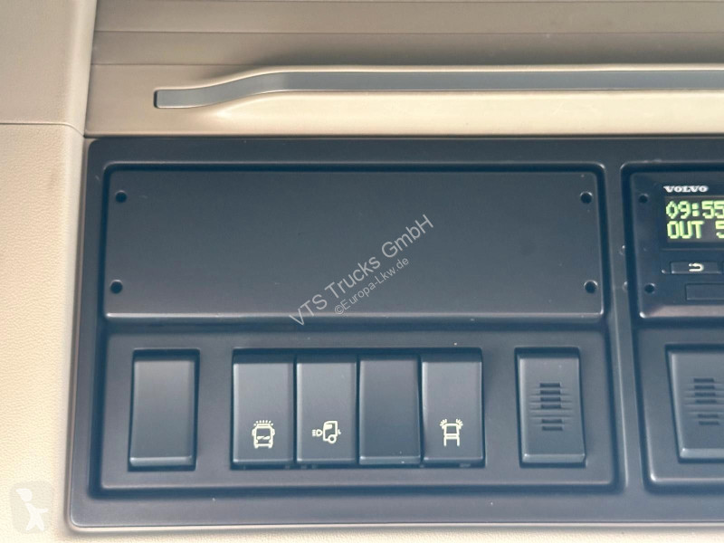 جرار Volvo 500 4x2 LL Hubsattel