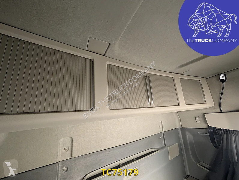 جرار Volvo 500