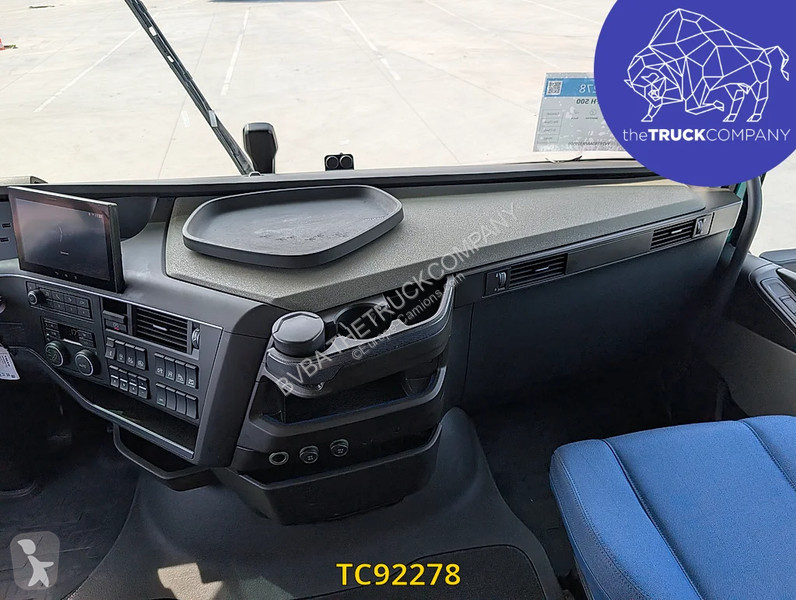 جرار Volvo 500