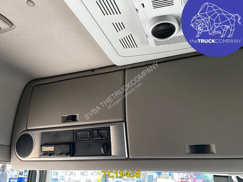 جرار DAF 530