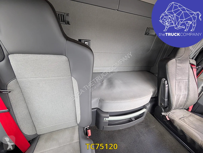 جرار Renault T 480