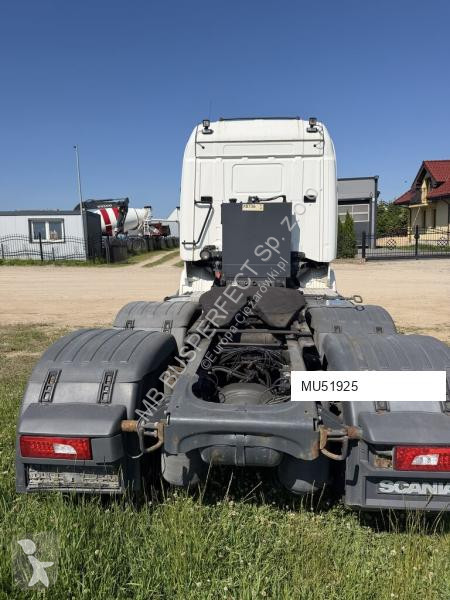 Влекач Scania R560