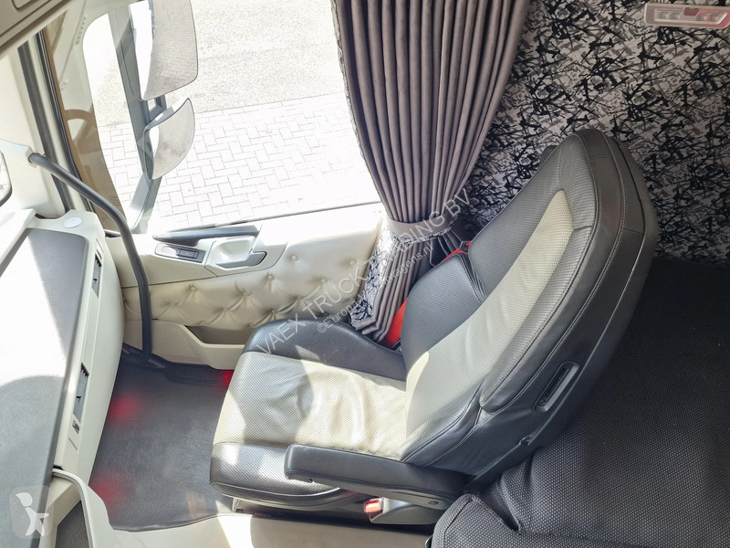 Tracteur Volvo 13500 Globetrotter XL 4x2 - Low...