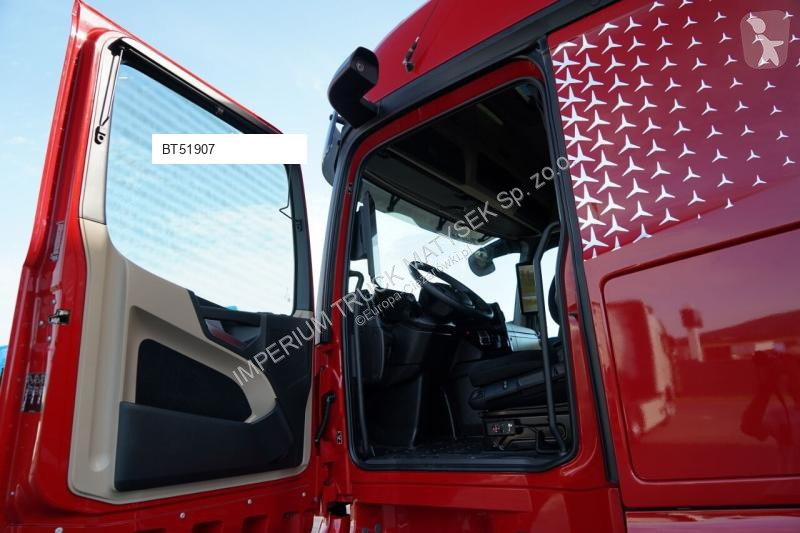 Влекач Mercedes ACTROS 1845