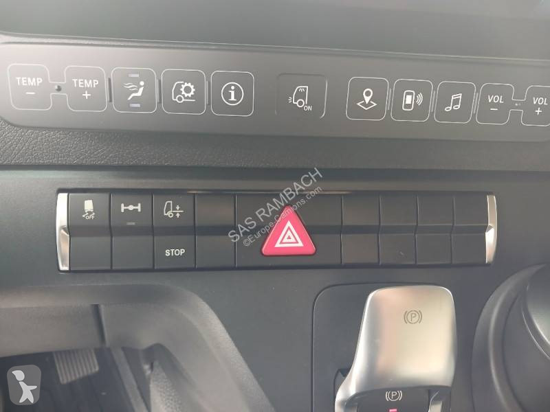 جرار Mercedes