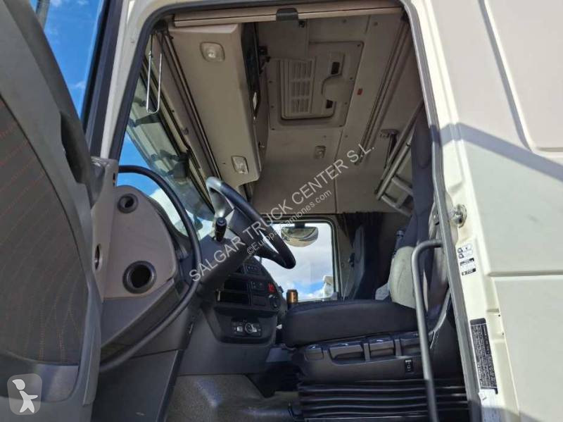 Cap tractor DAF