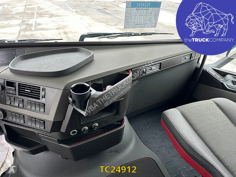 جرار Volvo