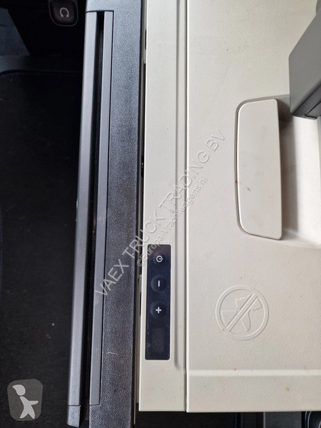 Trekker Volvo 13500 Globetrotter XL 6x2 -...