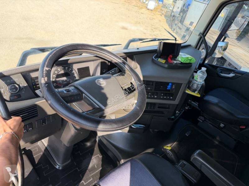 Cabeza tractora Volvo 750