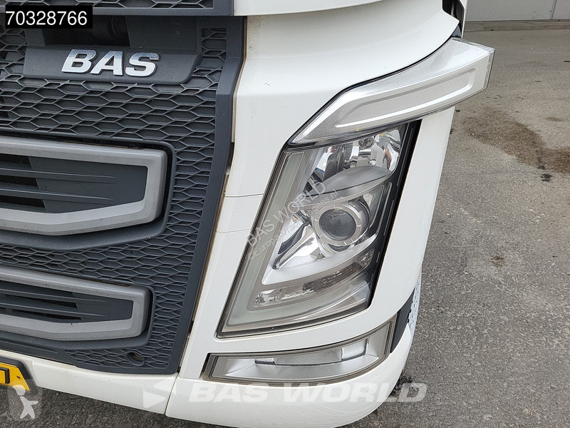 Tahač Volvo 500 4X2 XL 2xTanks Xenon I-ParkCool...