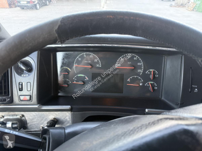 Nyergesvontató Volvo 460 caixa manual  kit...