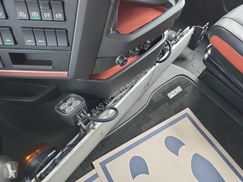 Ciągnik siodłowy Volvo 650