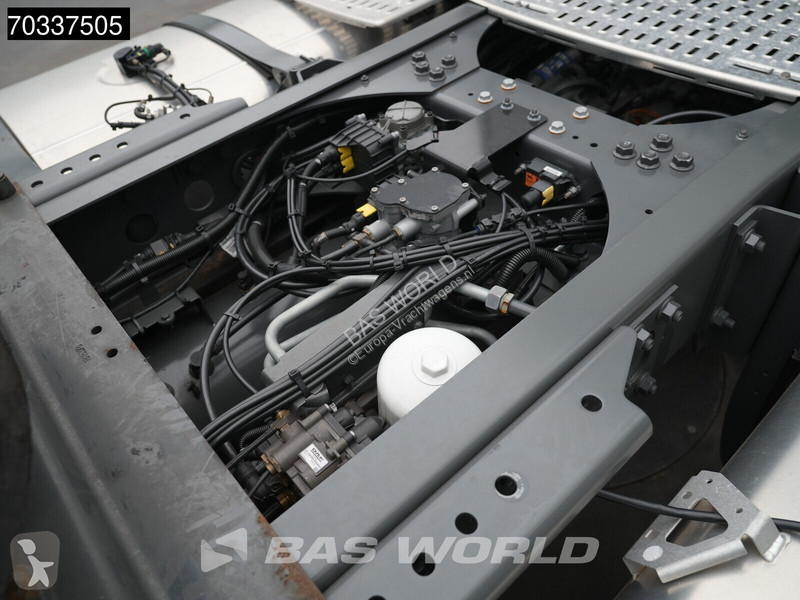 Тягач DAF 480  4X2 Retarder 2x Tanks Standklima...