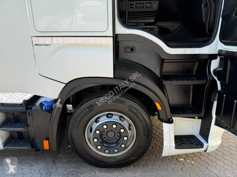 جرار Iveco 530