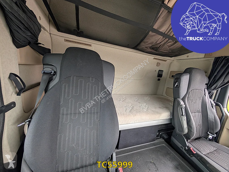 Cabeza tractora Mercedes 1842