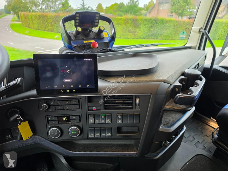 Traktor Volvo 8x2 CRANE TRUCK FASSI 1450 TECHNO...
