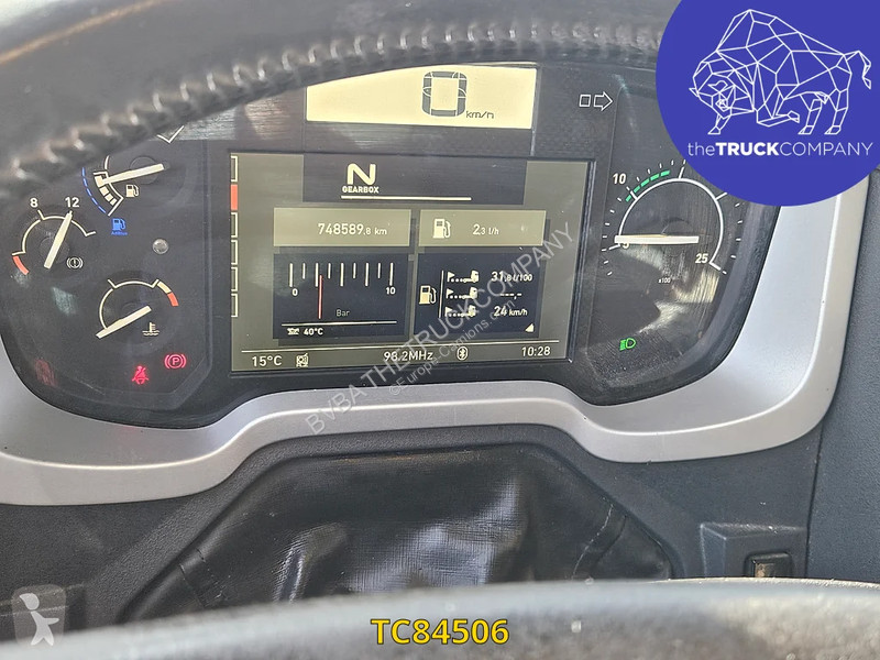 Renault T 520 tractor unit