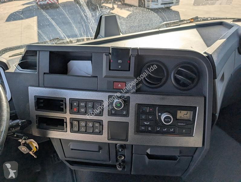 Renault  T520 tractor unit