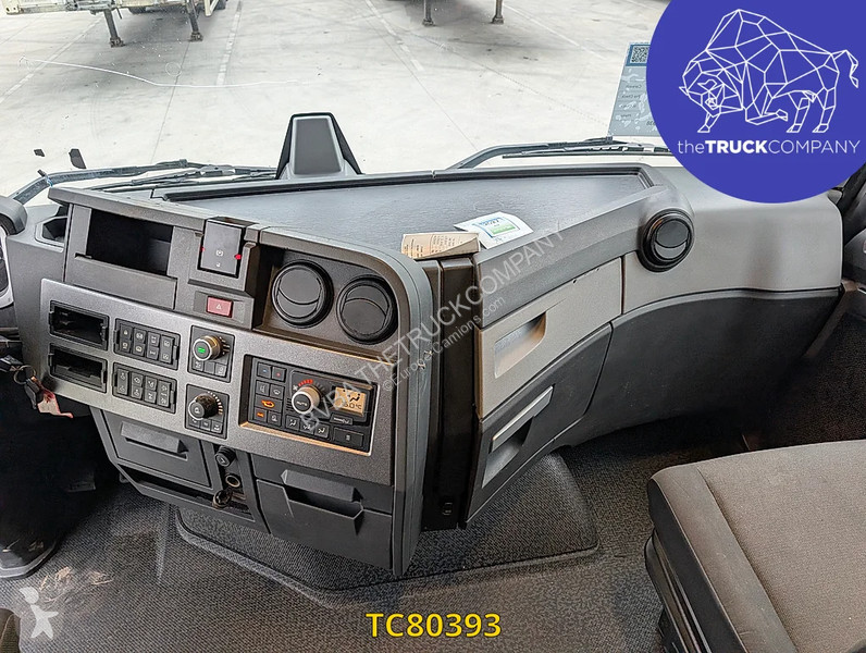 Renault T 520 tractor unit
