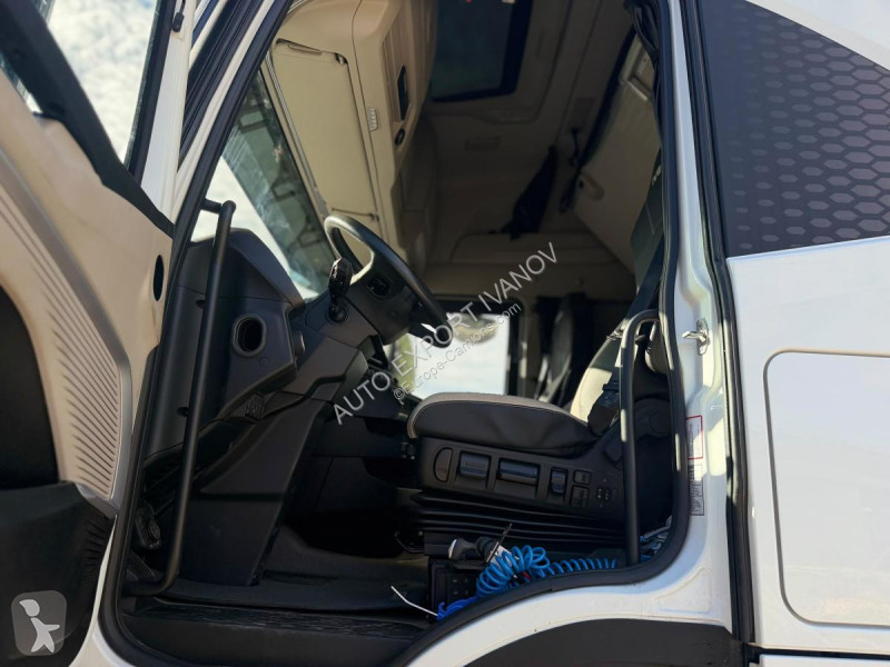 Iveco 580 tractor unit