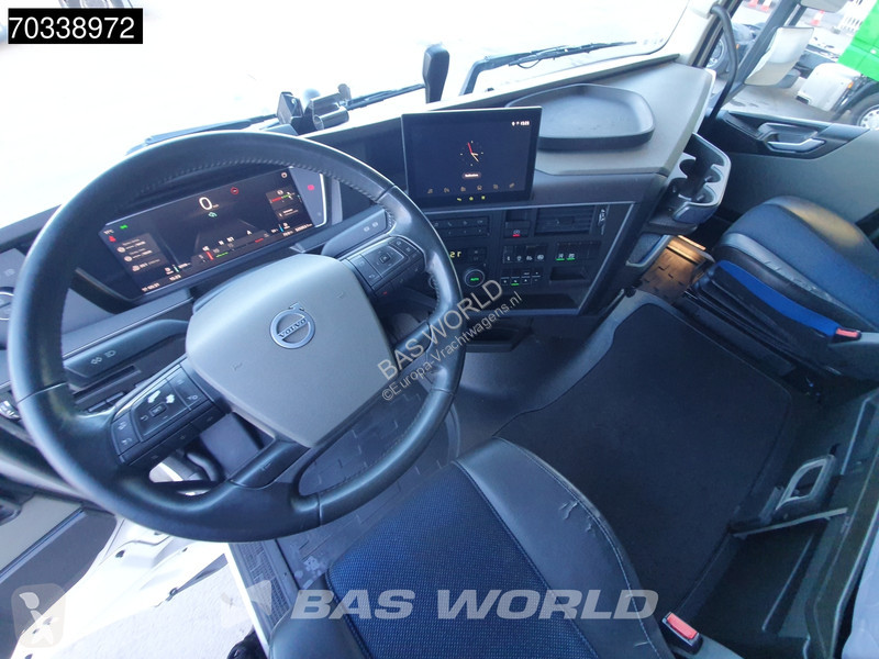Tahač Volvo 500 4X2 XL 2x Tanks ACC
