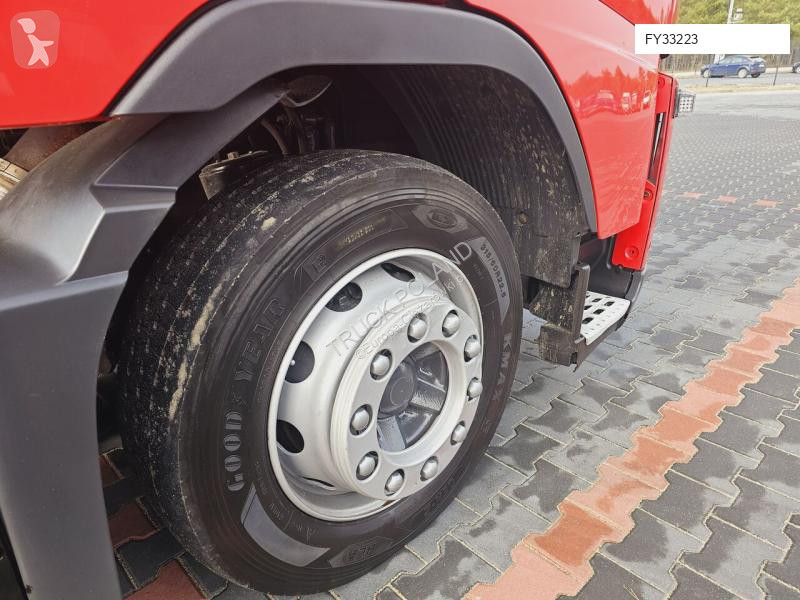 Ansamblu cap tractor si semiremorca Volvo XXL...