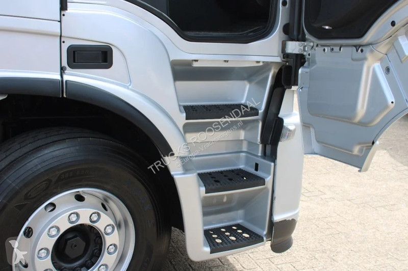 Trekker Iveco 460 + EURO 6 + 4 PIECES IN STOCK