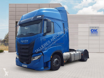 Traktor Iveco