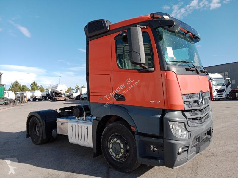 Traktor Mercedes 1842