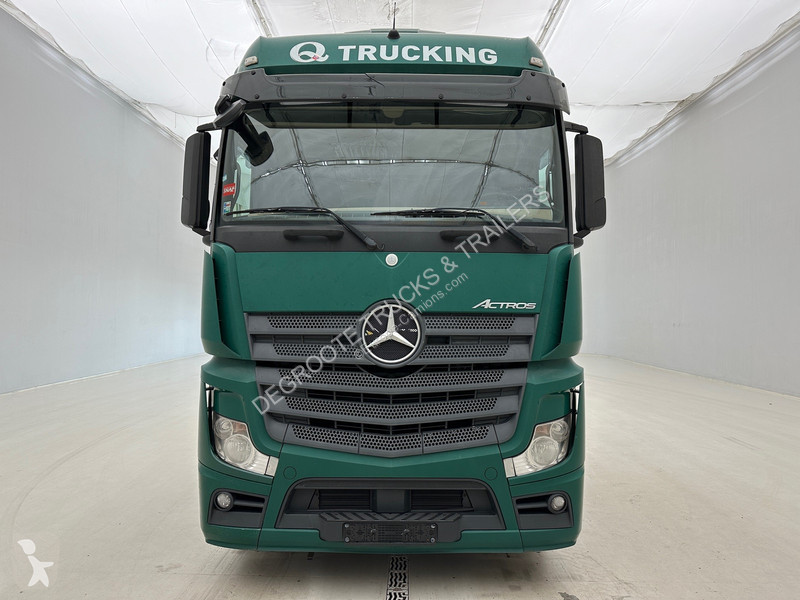 Traktor Mercedes 1845 BigSpace
