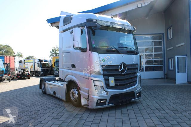 Traktor Mercedes MP4 1846 Mega