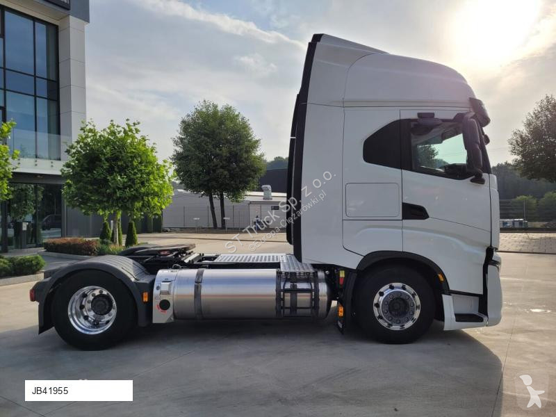 Cap tractor Iveco 460