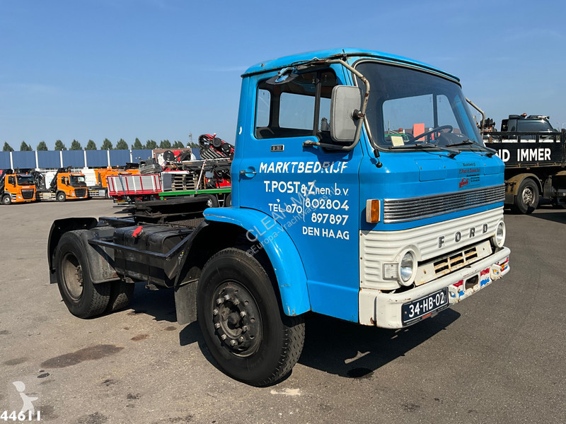 Traktor Ford A 2817