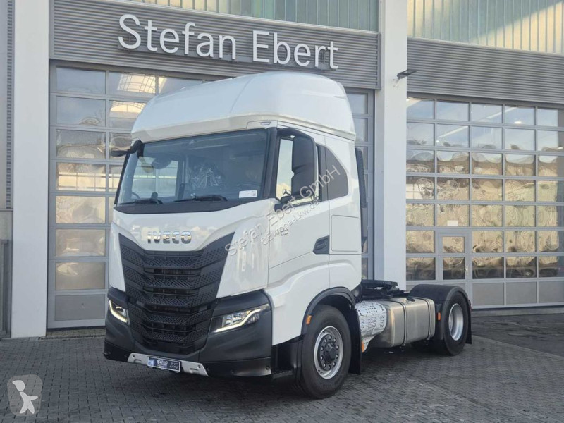 Traktor Iveco AS440X49T/P ON 4x4 HI-TRACTION...