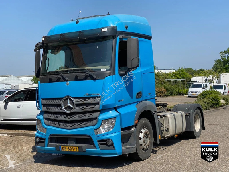 Traktor Mercedes 1842